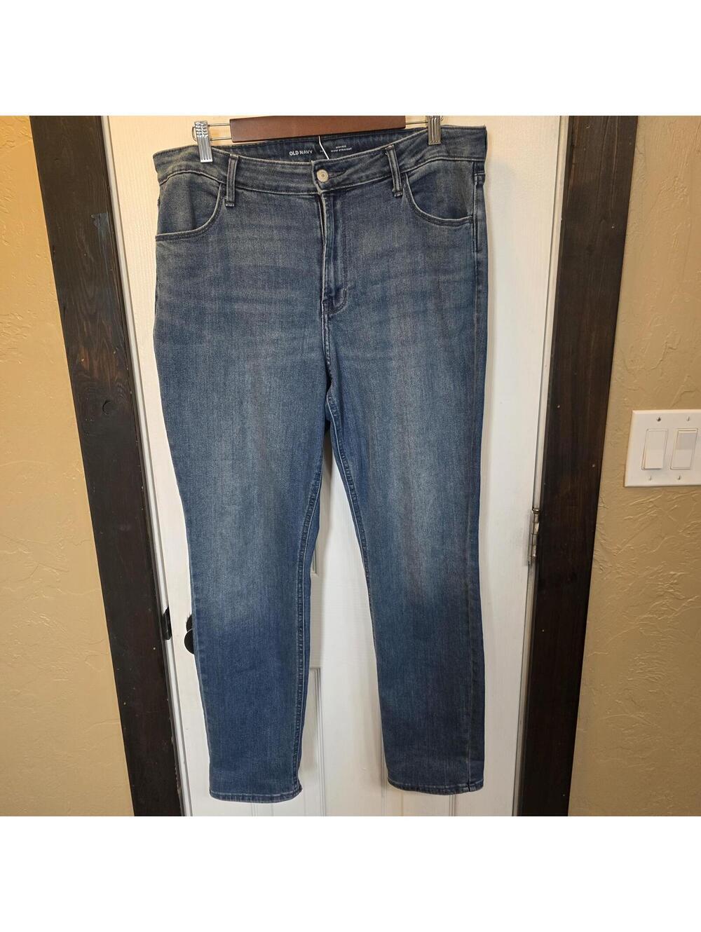 Old Navy Women's High-Rise Wow Straight Jeans Size 14